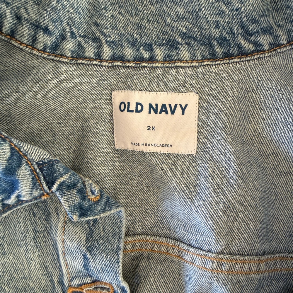 Old Navy Women's Light Blue Denim Jacket - Picture 3 of 4
